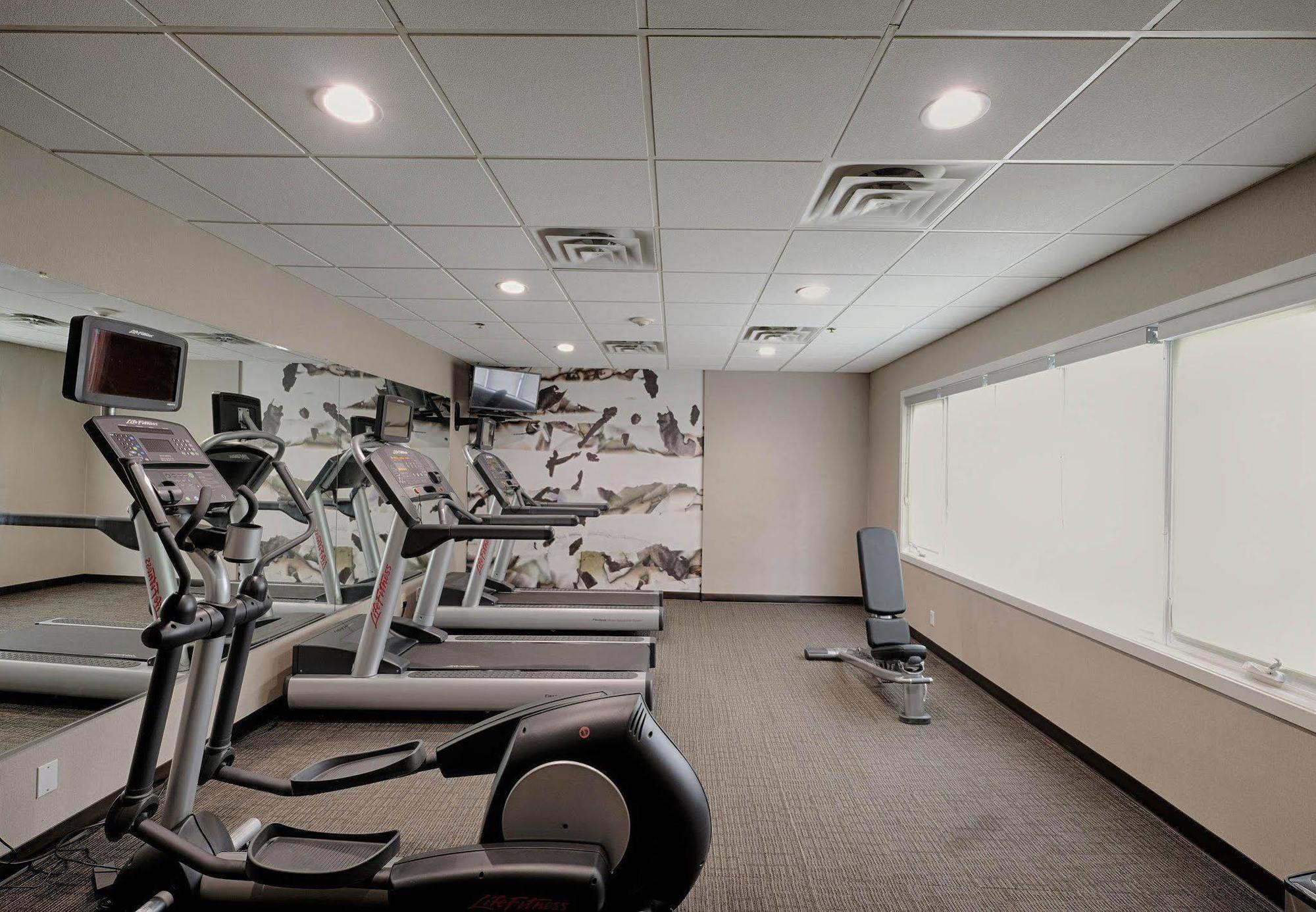 Albany Airport Inn And Suites Latham Buitenkant foto