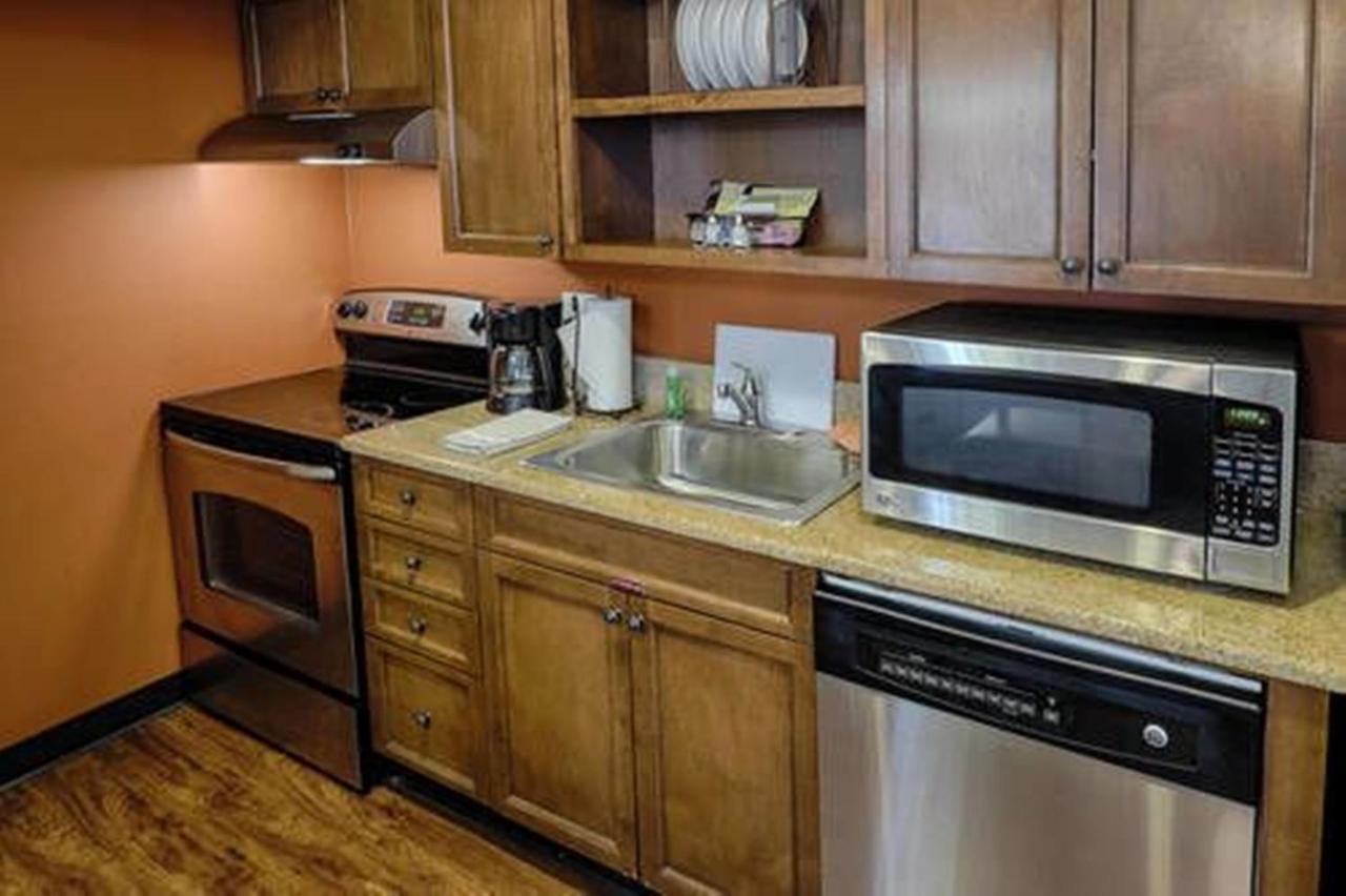 Albany Airport Inn And Suites Latham Buitenkant foto