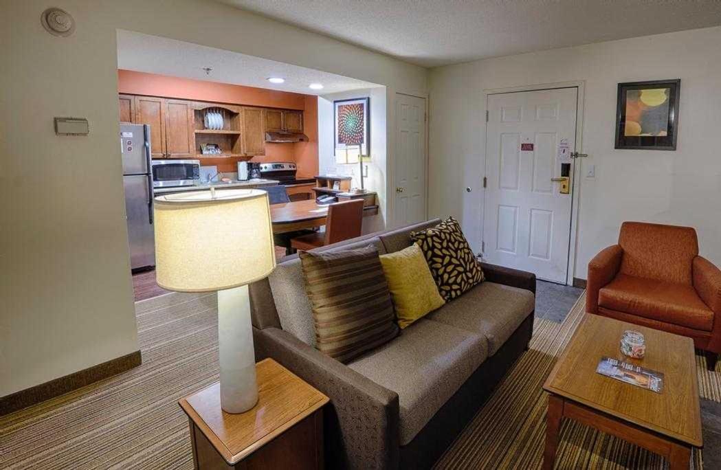 Albany Airport Inn And Suites Latham Buitenkant foto