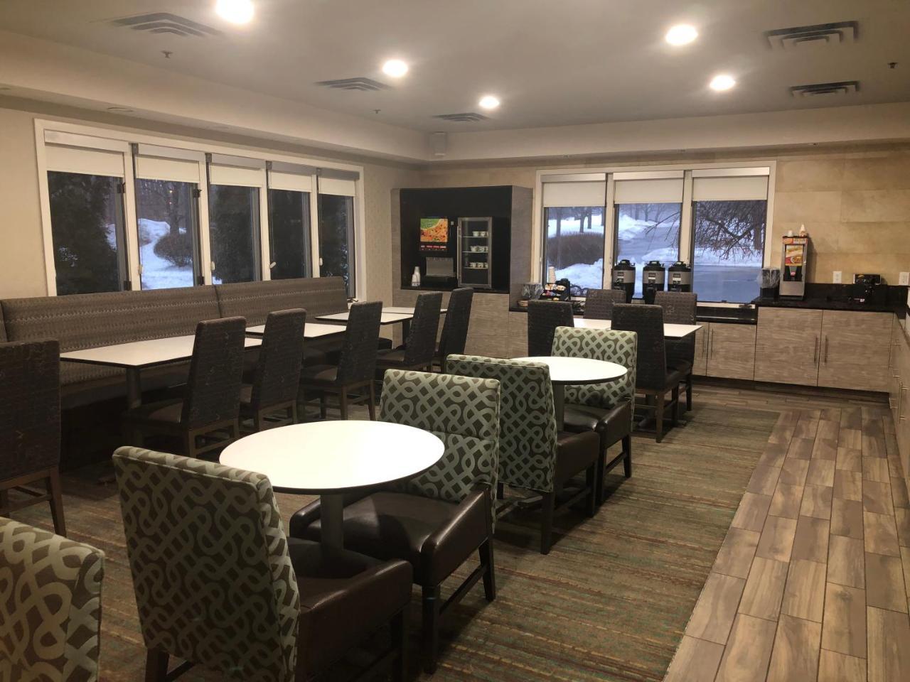 Albany Airport Inn And Suites Latham Buitenkant foto