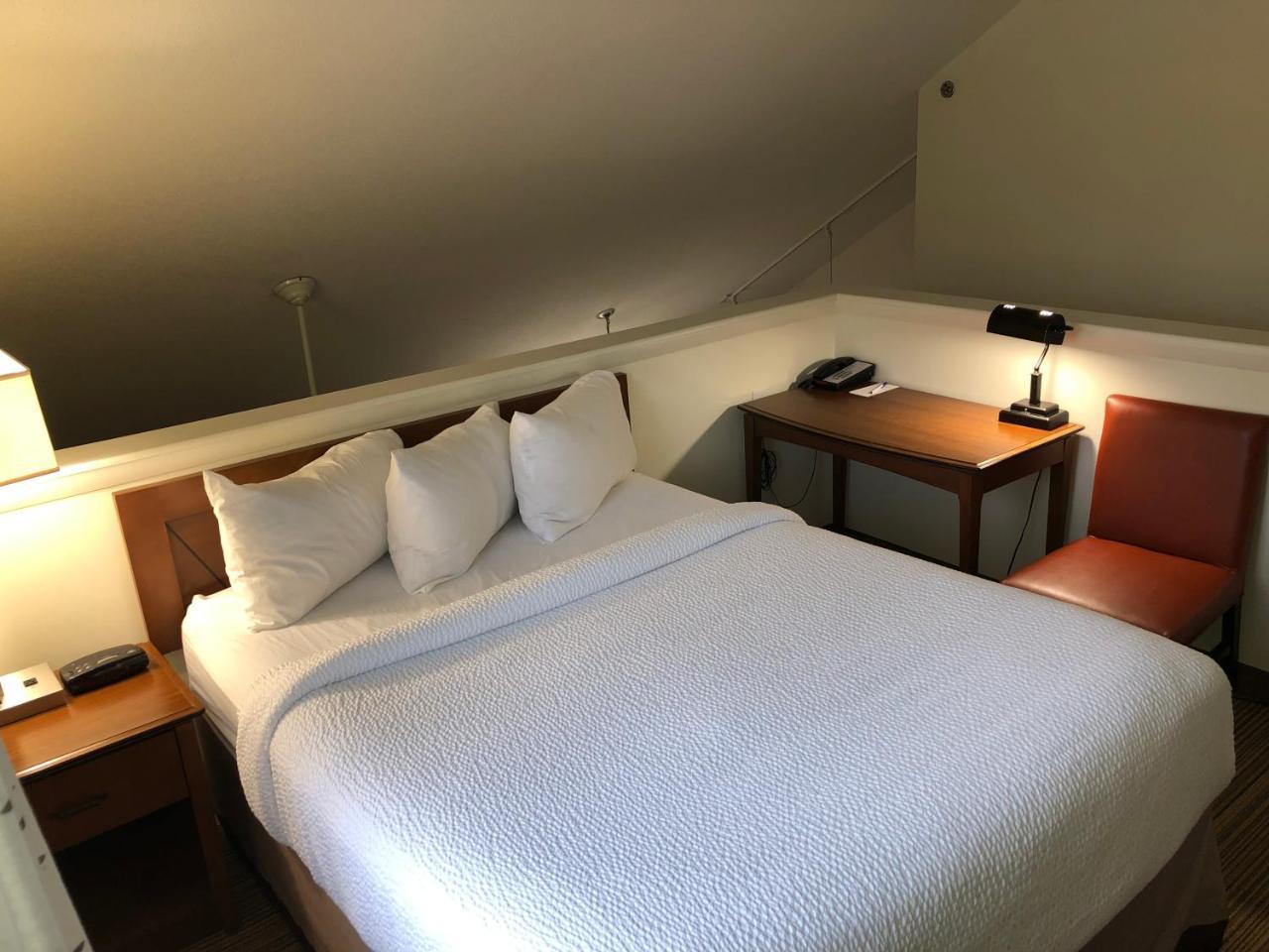 Albany Airport Inn And Suites Latham Buitenkant foto